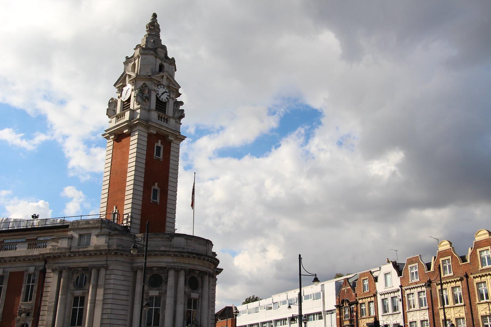 How Temperature, Light and Noise Affect Your Sleep Quality in Brixton