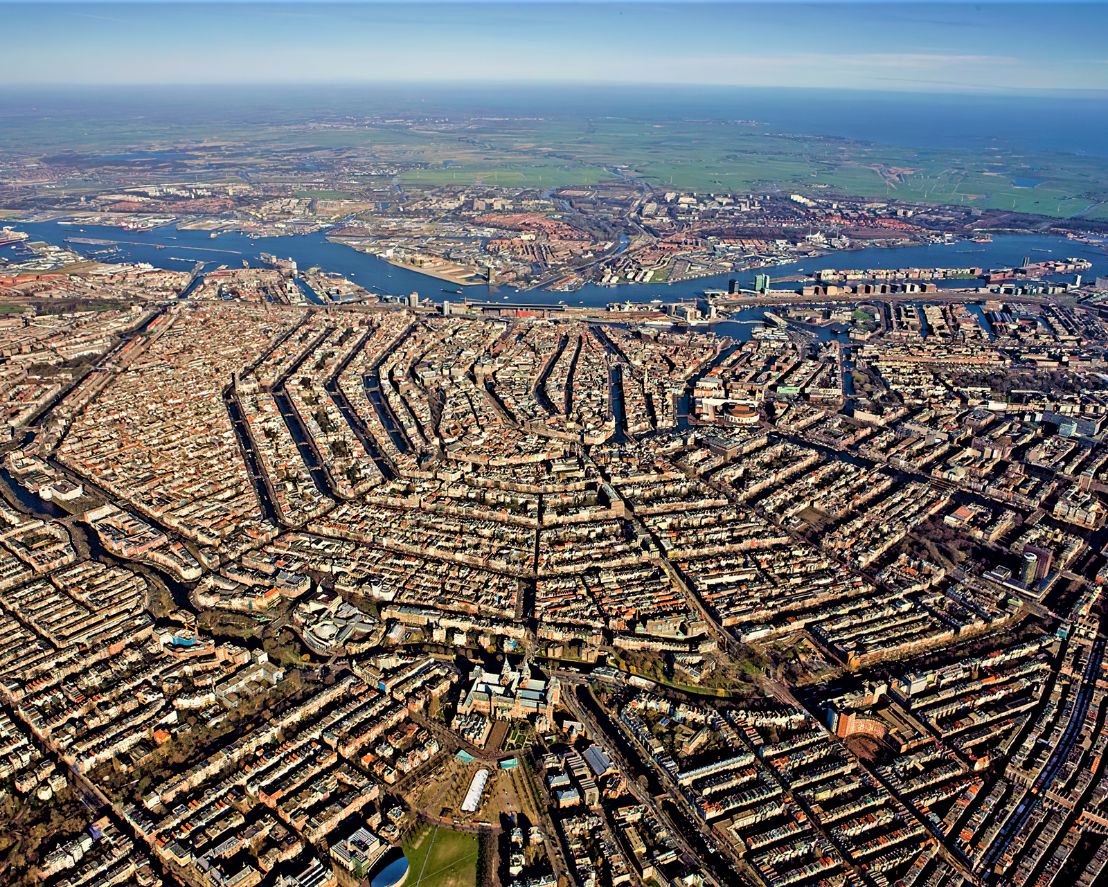 Imagen de los canales concéntricos en Ámsterdam