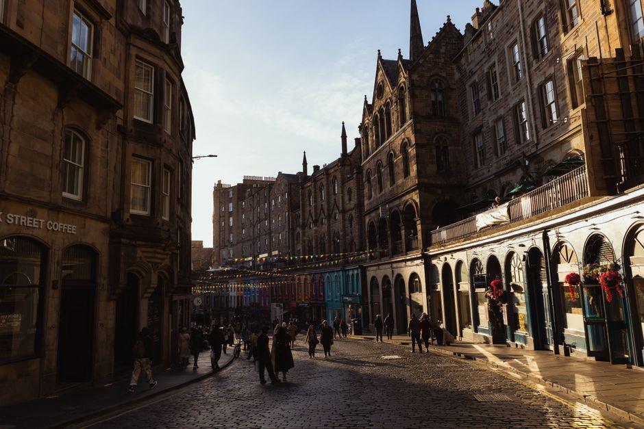 Charming Victorian Architecture in Edinburgh Street