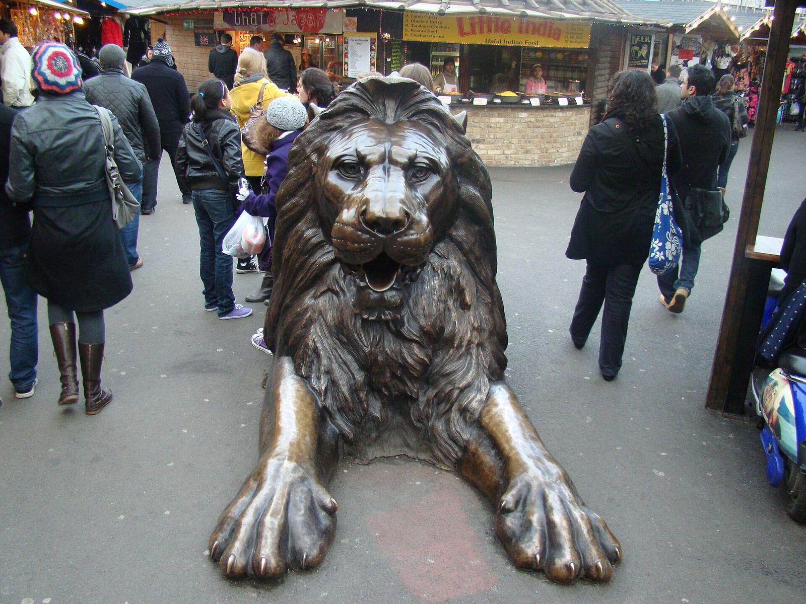 Lion statue in Camden Lock market geograph.org.uk 1707178